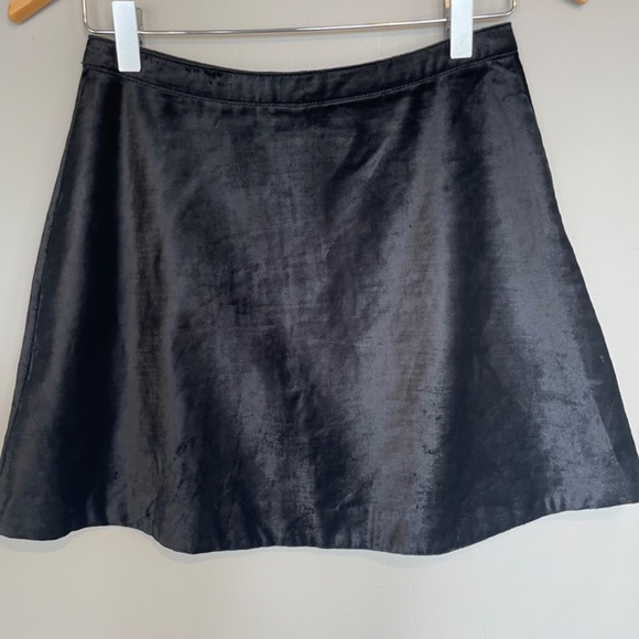 Free People A-line Black Velvet Zip Front Mini Skirt size 2 - Picture 6 of 10